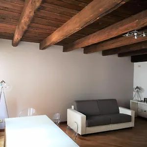 https://farolfi-apartments-palazzo-bargellini-panzacchi.emilia-romagnahotels.net